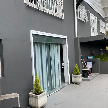 Campos do JordãoKitnet Aconchegante Em Bairro Nobre Bem Localizadoアパートメント エクステリア 写真